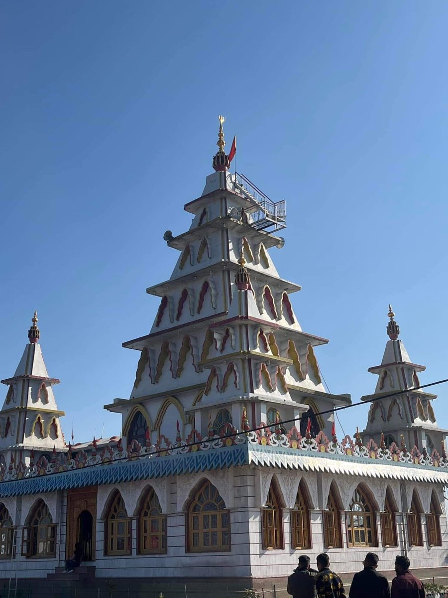 Isandeepkverma's tweet photo. Murari devi temple sundernagar Himachal Pradesh. In the colonial era, the British government decided to build shimla on this hill. But due to a lot of water beneath this hill, they ended up building shimla where it is today. 

Follow us for more such content
#stylerug #Sanatani https://t.co/MiLtvDgs1d