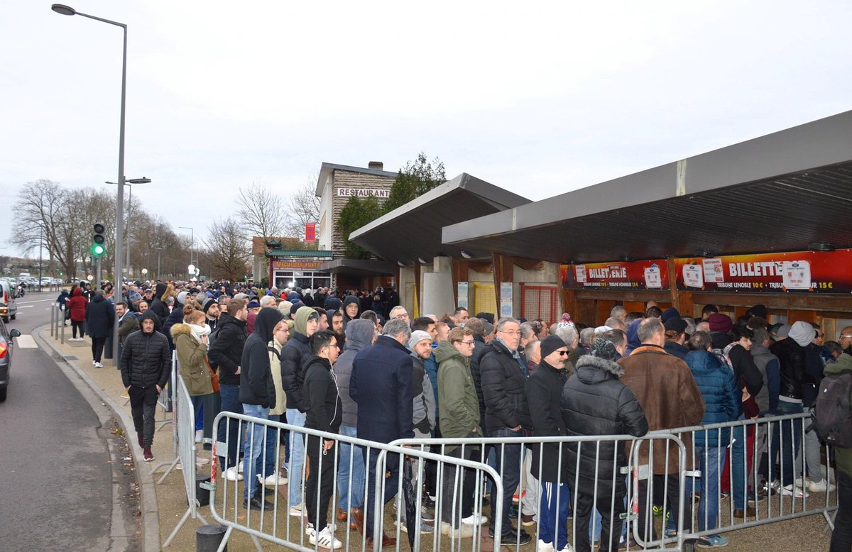 lenoble_actu's tweet photo. 🚨 4 années séparent ces deux photos. 

Une L1 à Diochon dans les deux cas, mais un président sans aucun respect pour ses supporters en 2024 😢

Résultat édifiant : boycott général ❌ https://t.co/vXdviZXVly