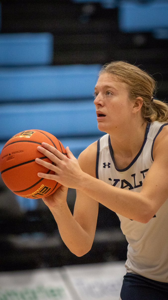 YaleWBasketball's tweet photo. Shootaround ✅
Next ➡️ 2:00 p.m. tip-off at Columbia!
#ThisIsYale | #leaveyourprint🐾 https://t.co/xWf5OsaGJx