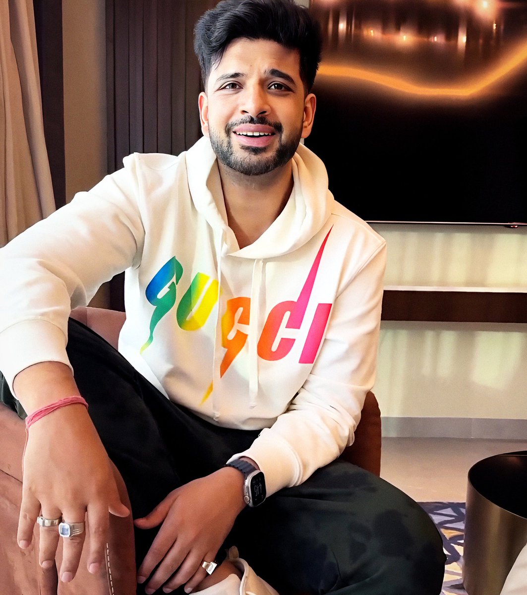 Ayusha____'s tweet photo. Cutest 🥺💗🤏

#KaranKundrra #KKundrraSquad https://t.co/myx5Czgwlv