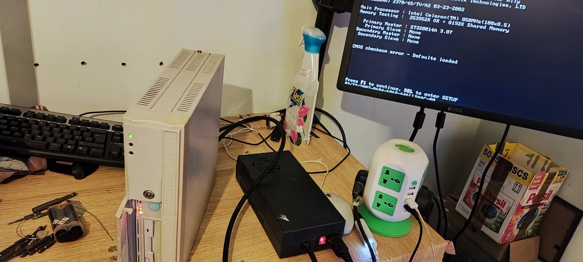 Richard07779794's tweet photo. Random eBay buy £20
#Digipos machine. Wonderfull little case. Weird 24v DC setup for LCD screens and powered peripherals. All the com ports are powered
It gave me magic smoke from the external PSU
#Dos #Retrogamer #win95 #win98 #engineer https://t.co/urVej4ZWLN