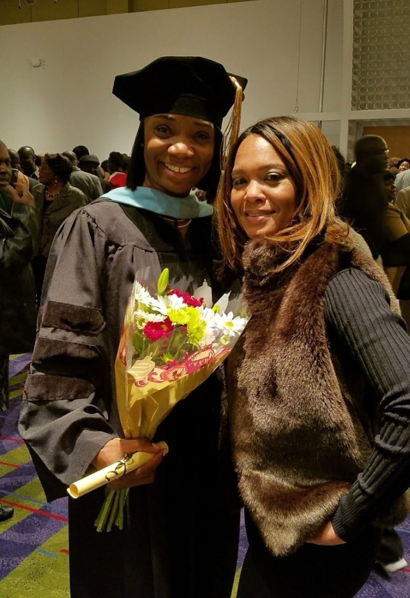 PrincipalDrH's tweet image. "And with a smile"...thank you for doing the work in education sorors....#AKA1908 #AKAeducators 🩷💚