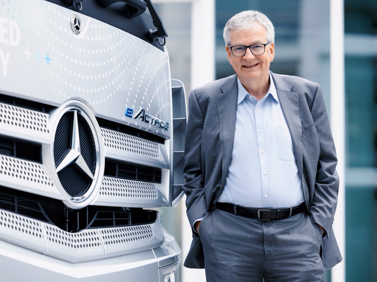 DaimlerTruck's tweet image. Martin Daum, CEO of #DaimlerTruck on our sales disclosure 2023: “In 2023 we have again increased our #sales despite a continuously challenging supply situation which prevented even higher sales. [...]”

For the complete quote &amp;amp; press release, click here: dth.ag/SD23