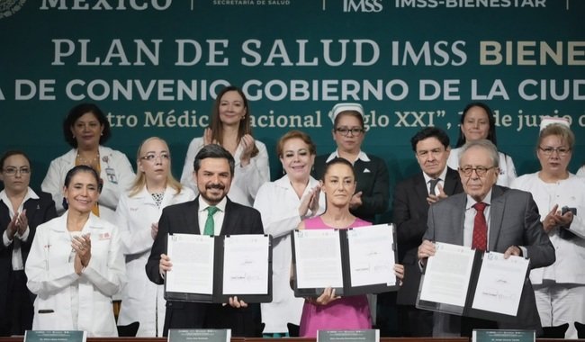 SILVIAGEORGIN13's tweet photo. En junio de 2023 nos citaron  en Centro Médico Nacional Siglo XXI, nos prometieron bases al personal de honorarios y nos pasaron a eventuales del extinto INSABI, ESTAMOS SIN CONTRATO y aún precarizados¿Cuándo llegará la justicia laboral? @zoerobledo @OlivaLopezA @Claudiashein https://t.co/XWaNr4RFYw