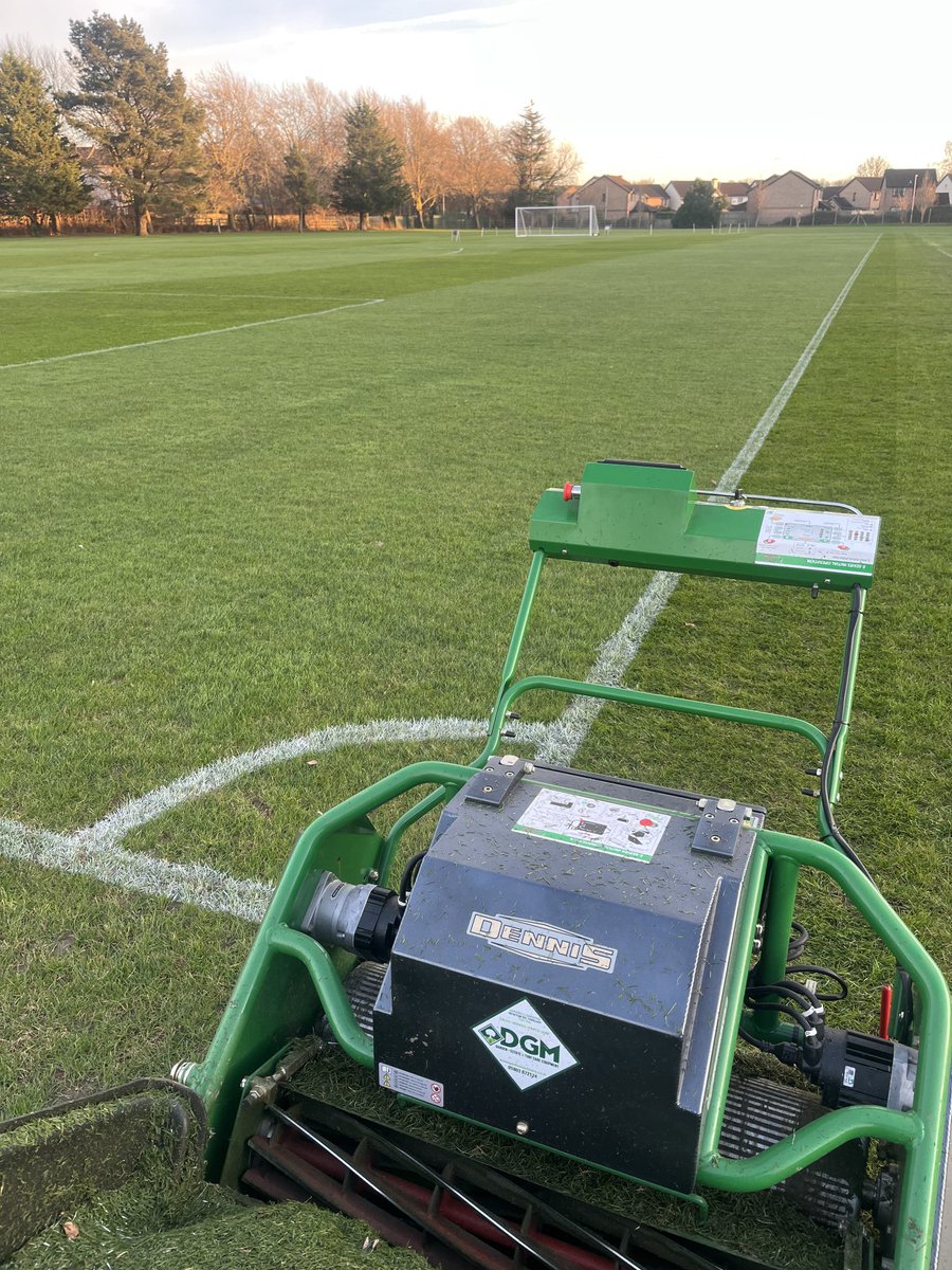 Loving this dry weather! <a href="/KingsTaunton/">King's College</a> <a href="/DennisMowers/">Dennis Mowers</a> <a href="/DGMTurfcare/">DGM</a>