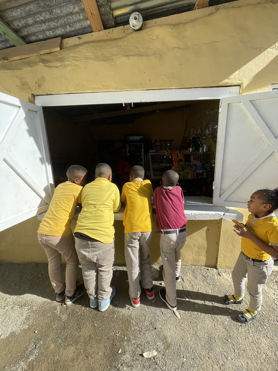 Nicole Barba tweet media