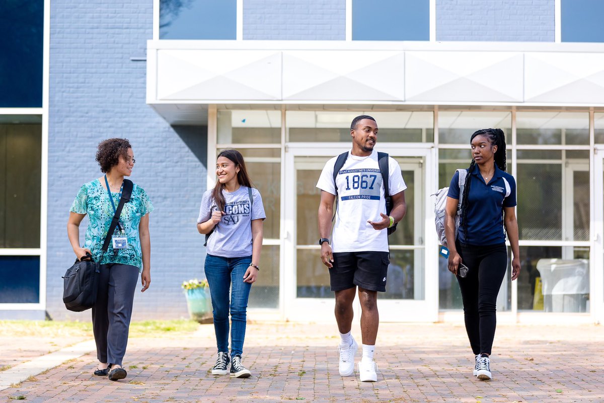 SAU_News's tweet photo. The #SAUCommunity observes the life and legacy of Rev. Dr. Martin Luther King Jr. 🐦💙🙏🏾 #FalconPridePersonified #MLKDay2024 #MLKDay #MLKQuotes 
📷: @JordanEsteem https://t.co/QAWLN9JBQj