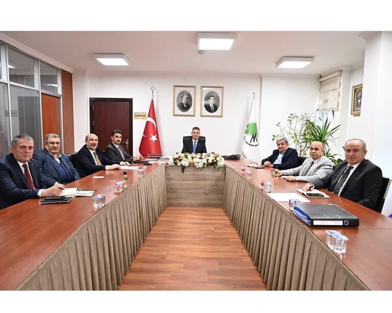 Sayın arkadaşlar bu ekip Mamak ve Ankara’yı Ak partiye nasıl kaybettirriz diye kolları sıvamışlar lütfen başkanlarım <a href="/efkanala/">Efkan Âlâ</a> <a href="/erkankandemir/">Erkan Kandemir</a> <a href="/yzyilmaz55/">Yusuf Ziya Yılmaz🇹🇷</a> <a href="/_fatihsahin/">Fatih Şahin</a> <a href="/hakanhanozcan/">Hakan Han ÖZCAN 🇹🇷</a> <a href="/aliihsanyavuz54/">Ali İhsan YAVUZ</a> sizler bu vatandaşlara fırsat vermeyin ak partiye kaybettirmeyin yazık olur