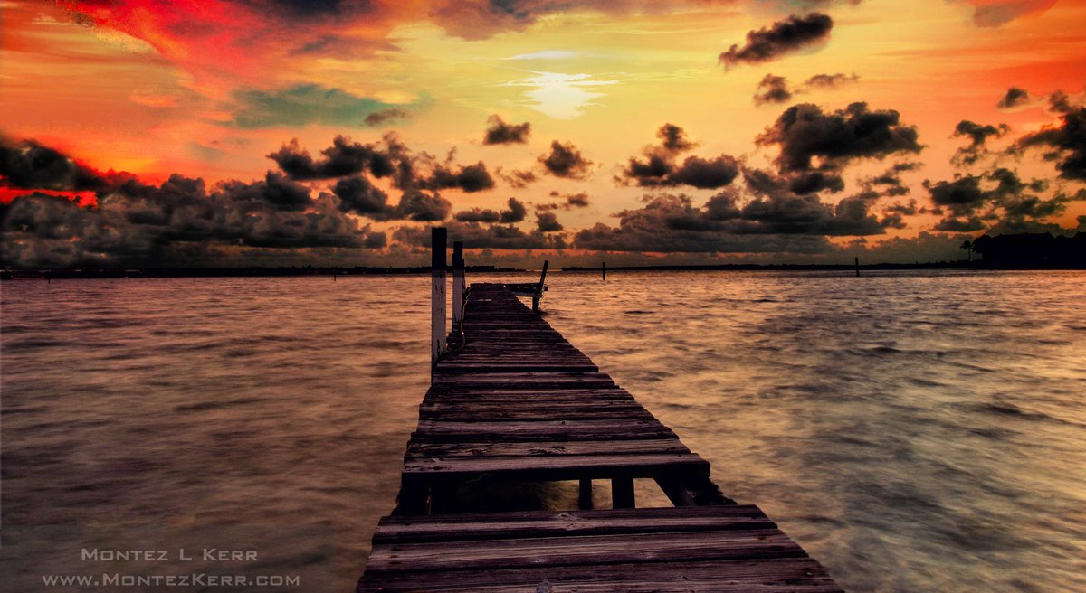 Beautiful landscapes of The Bahamas #dramatic #seascape #landscape #Sunset #photography #AYearForArt #BuyIntoArt #wallart #buyintoart #wallartforsale #photography 🇧🇸 #Bahamas #PhotographyIsArt #photooftheday #PhotographyIsArt See it here --->bit.ly/MontezLKerr