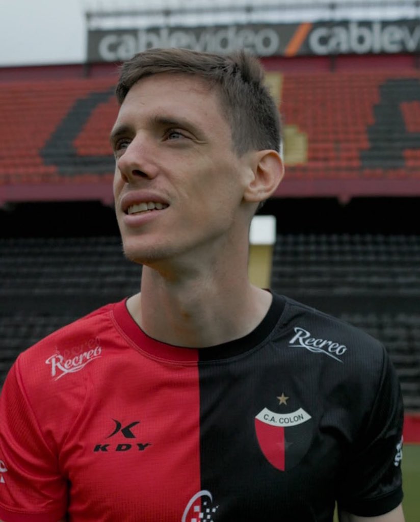 DavilaTomi's tweet photo. #Racing 💣 German Conti es NUEVO JUGADOR de La Academia.

💵 Abona casi 1 millón de dólares al #Lokomotiv, club dueño de su pase. https://t.co/oTG5LHwbXE