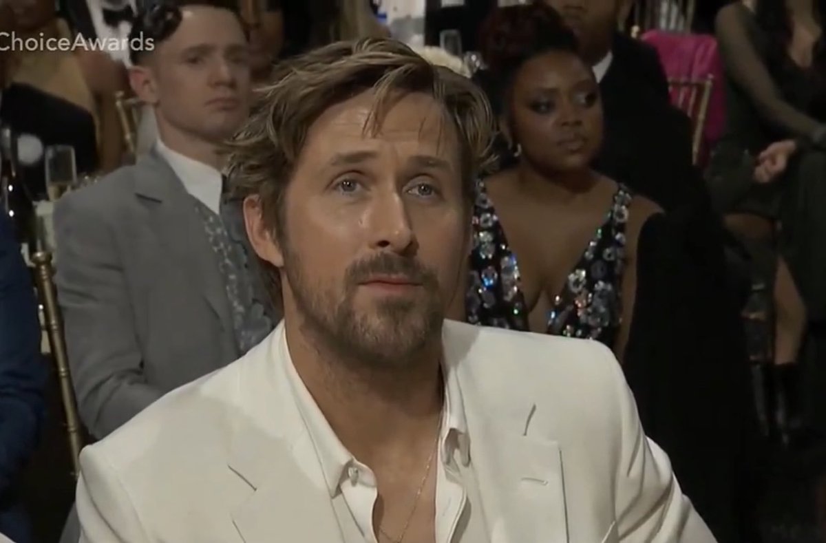 SitoCinema's tweet photo. Por favor basta ya...🥺 #CriticsChoiceAwards https://t.co/5bKcvEeqWJ