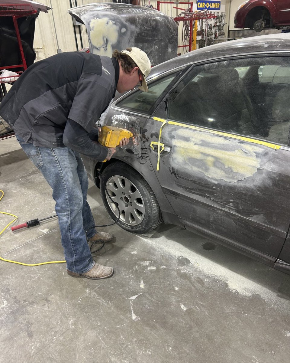 wyotech's tweet photo. Some collision content for your Monday!
#WyoTech #TradeSchool #KnowYourBrand #Toptradeschool #Collisiontraining #carschool https://t.co/4iM4aNdMxB