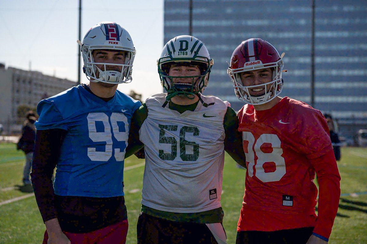 CornellSports's tweet photo. Day 1 practice ✅

Trip to Kamakura ✅

A few @BigRed_Football guys getting in some work and some sights as the @IvyLeague team prepares to face off against Japan’s @xl1996 All-Star team later this week 💪

#YellCornell https://t.co/Dsfa82CccO