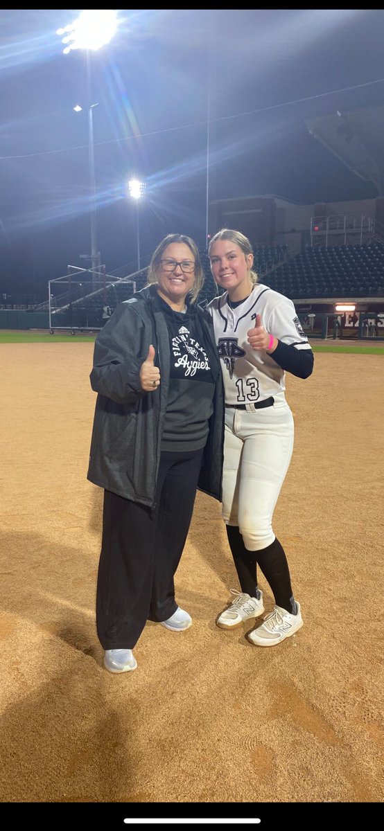 Thank you @AggieSoftball for a great camp! Loved the energy this weekend! @Trisha_Ford @jeffharger @RussHeffley @CoachBBuchanan @CoachELeyba @JdChandler78 @TDD16uNational