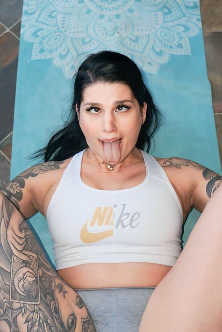 💋 Hey! 👀✨ Ich musste einfach dieses freche Foto mit dir teilen. 💖  Schau dir dieses Bild an und lass<a href="/tag/retweeetplease"class="tags"><span>#retweeetplease</span></a>