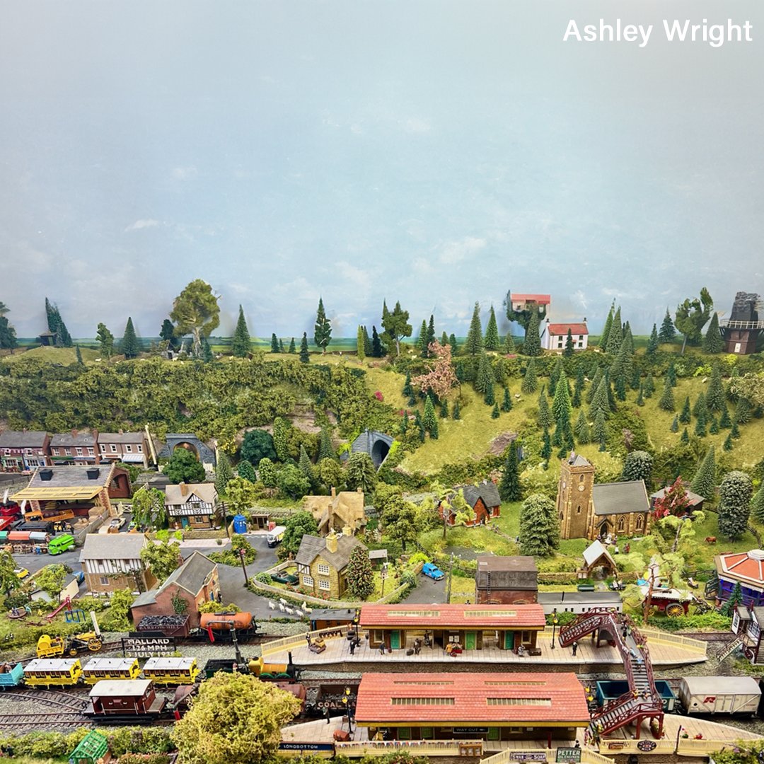 hornby's tweet photo. 🚦 Brighten your Monday with the joy of crafting your own model world! 

Explore everything from building layouts to mastering DCC Control with our helpful guides!👉 https://t.co/DI7CTjwPtF

#Hornby #ModelRailways #Hornbymodels #Layoutinspiration #BlueMonday https://t.co/x08bqs2XSU