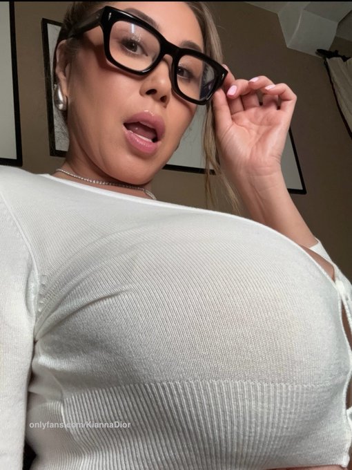 New video!!! Time for work I hope my boss lets me keep my job🫦 RT https://t.co/1UXi6CwUS3