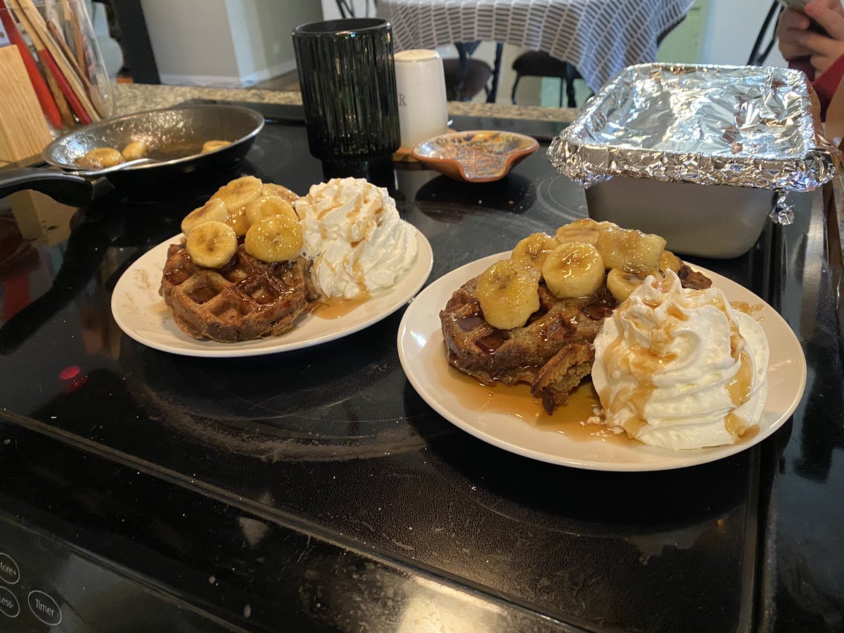 official_dmk's tweet photo. I present to you: the banana bread french toast waffle https://t.co/SgEeBIhHsj