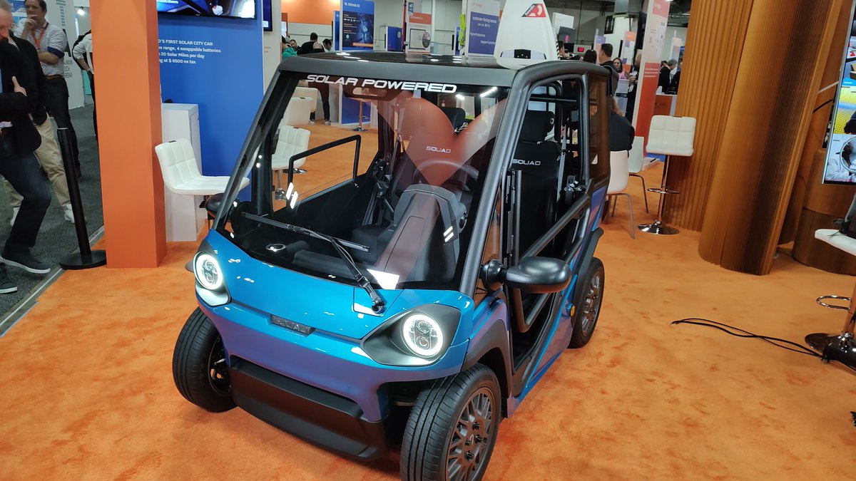 ITenLINEA's tweet photo. Este es #squad , el primer Solar City Car del mundo para movilidad (sub)urbana diaria. Se destaca por su dacilidad para ser conducido y por tener un techo a modo de pale solar, que suma a su espacio y comodidad. #CES2024 #ITenLINEA https://t.co/LIlvXrDkQC