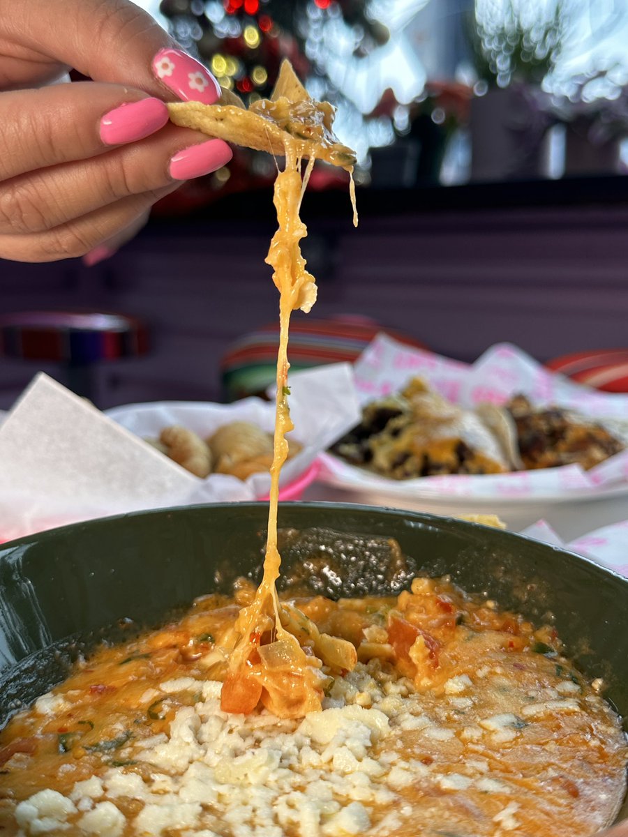 maybe some queso flameado will warm you up 🥶❤️‍🔥 #chicago