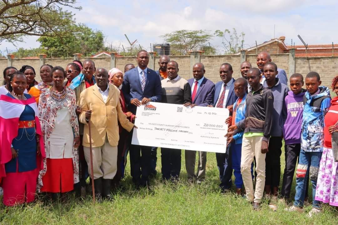 paran_tv's tweet photo. The county government of Kajiado has today released the second cohort of the fully sponsored Form One Students, to their respective schools.

This is after the release of the first batch of Sh 20 Million to cater for their fees this term.
#Trending 
#naboishoolosholemaa 
#Kajiado https://t.co/MLNo76N4wP