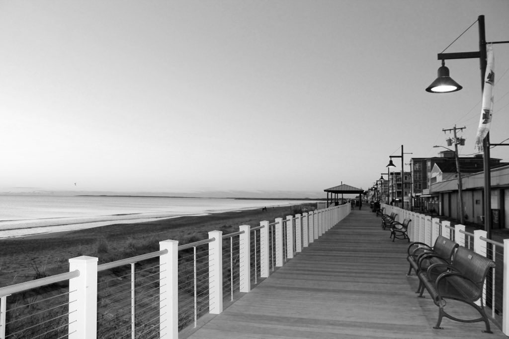 I love the black and white pictures of the beach.  #NFTCommunity #photography #photooftheday