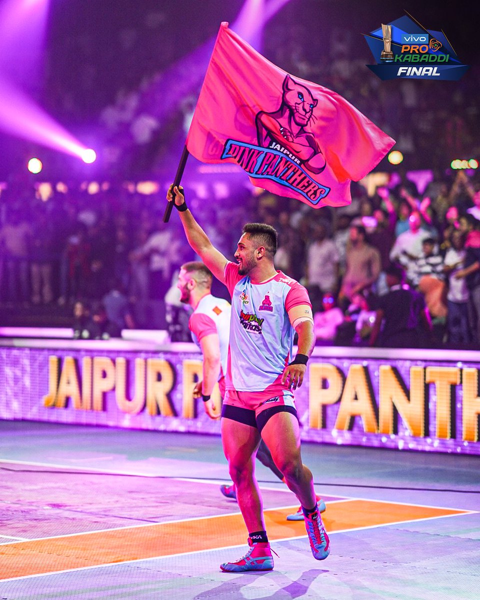 Sunil Kumar is the BEST CAPTAIN IN PKL THIS SEASON. The way he manages his team, whom to send to raid, controls defence is Top class🤩 Him and Fazal Atrachali are at almost same level but he is slightly better🩷 
#JPP #JPPvsMUM #PKLSeason10 #RoarForPanthers #Kabaddi #1001stPanga