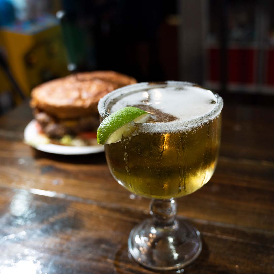 ArmadillosSA's tweet photo. Join us today for a delicious burger and an ice cold beer! 🍔
https://t.co/NCqJCCxrlf
#Armadillos #DeliciousBurger #Hamburger #Beer #Drinks #Lunch #Dinner #OrderToGo #DineIn https://t.co/vtpy2mcfqG