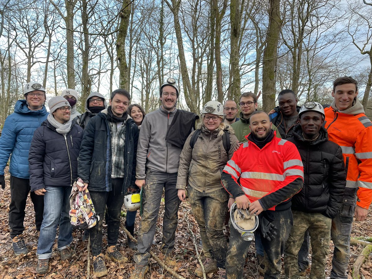Lejeuneolivie14's tweet photo. Très belle sortie karst en montagne de Reims avec les master 2 #georis @universitereims @ComGegenaa avec des conditions climatiques hivernales idéales. https://t.co/1HtxDqHOVc