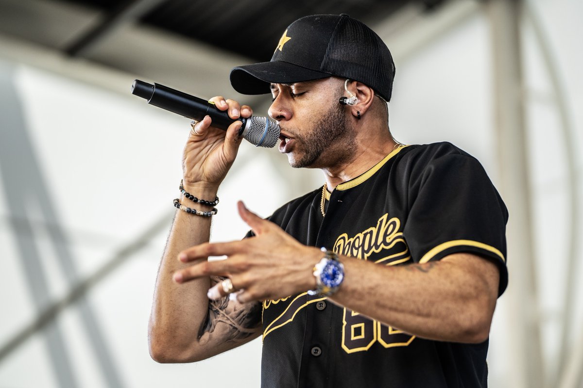 visitlauderdale's tweet photo. 🎶 Local Emmy®-nominated artist @MrAlexanderStar has captured the magic of Greater Fort Lauderdale in his catchy anthem, “Laudy Dayo.”   https://t.co/psFI3PsD8f

#VisitLauderdale #LaudyDayo https://t.co/w4vpmR1r3W