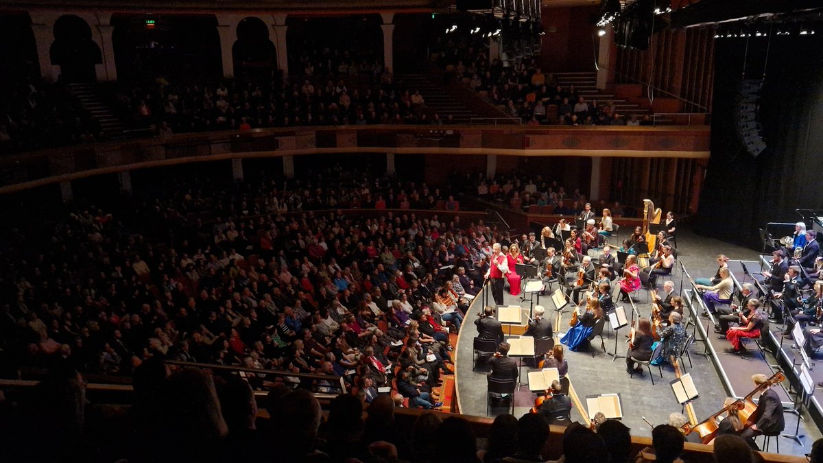 Look at that audience! It was incredible to see so many of you are our New Year's Eve Viennese Gala! 🤩