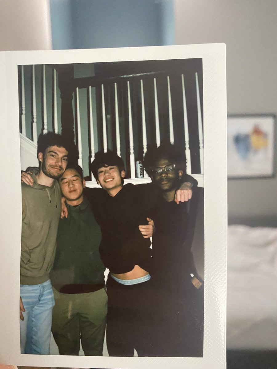 𝚖𝚒𝚔𝚎 tweet media