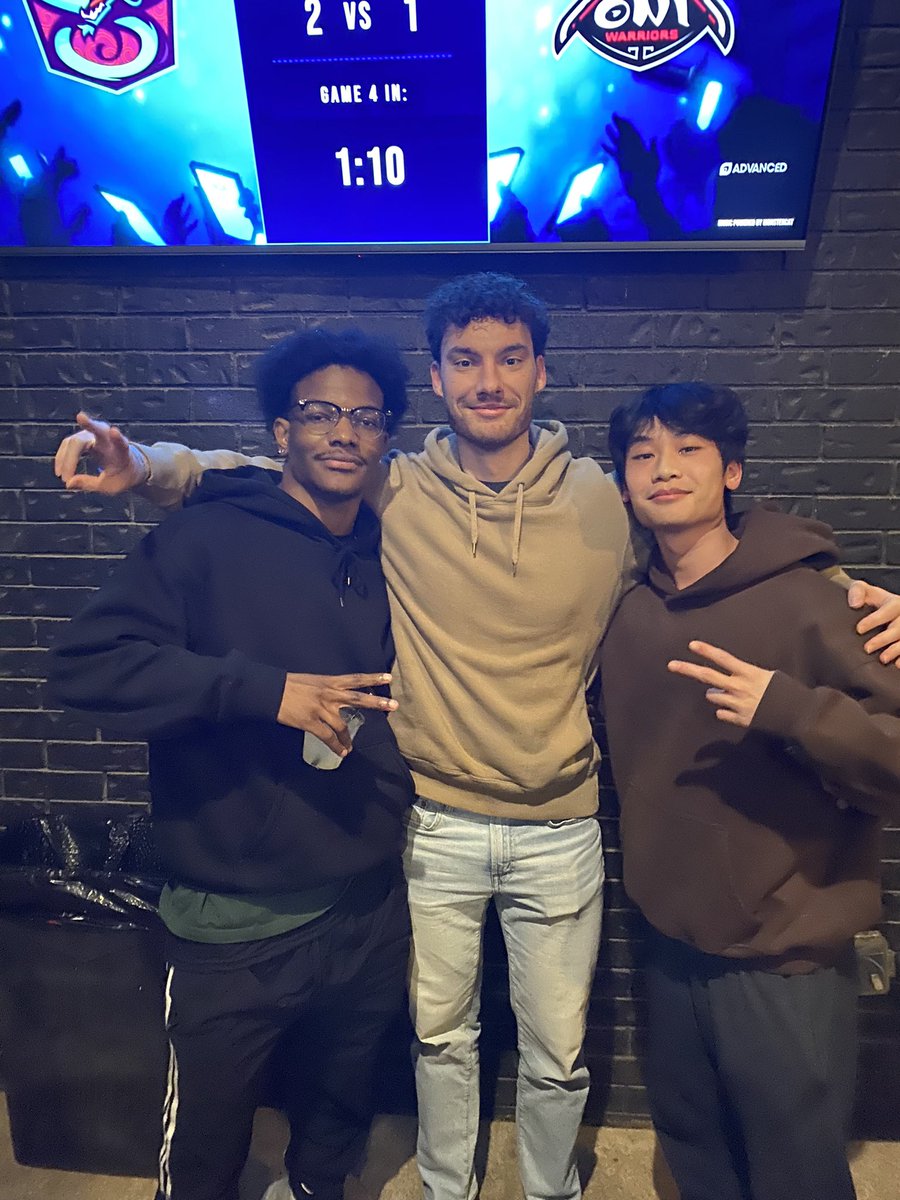 𝚖𝚒𝚔𝚎 tweet media