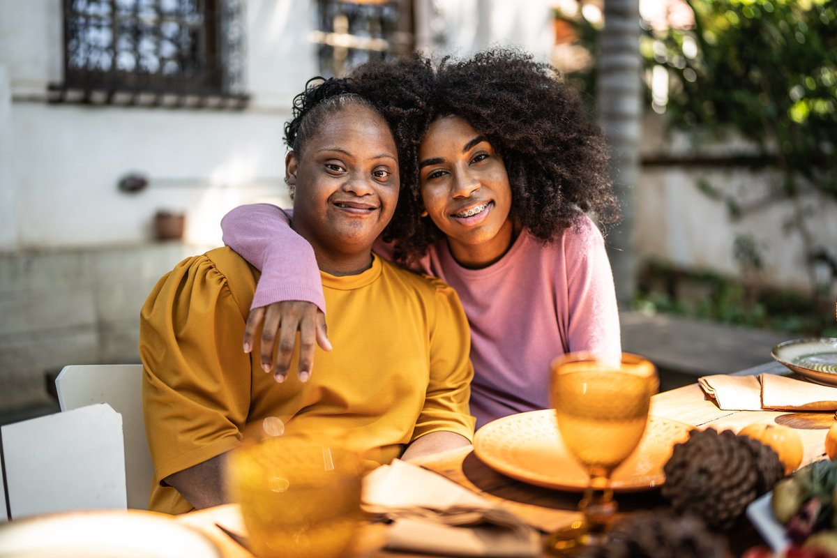 Are you a #caregiver between the ages of 15 and 25? There are over 500,000 young caregivers providing support to their families in Ontario (17% of the 3.3 million caregivers). OCO offers an online support group. Register here: eventbrite.ca/e/young-caregi…