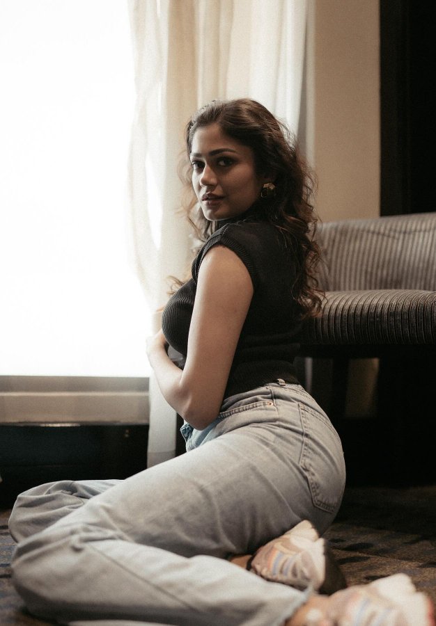 GD5hefOawAIJ4ef?format=jpg&name=900x900