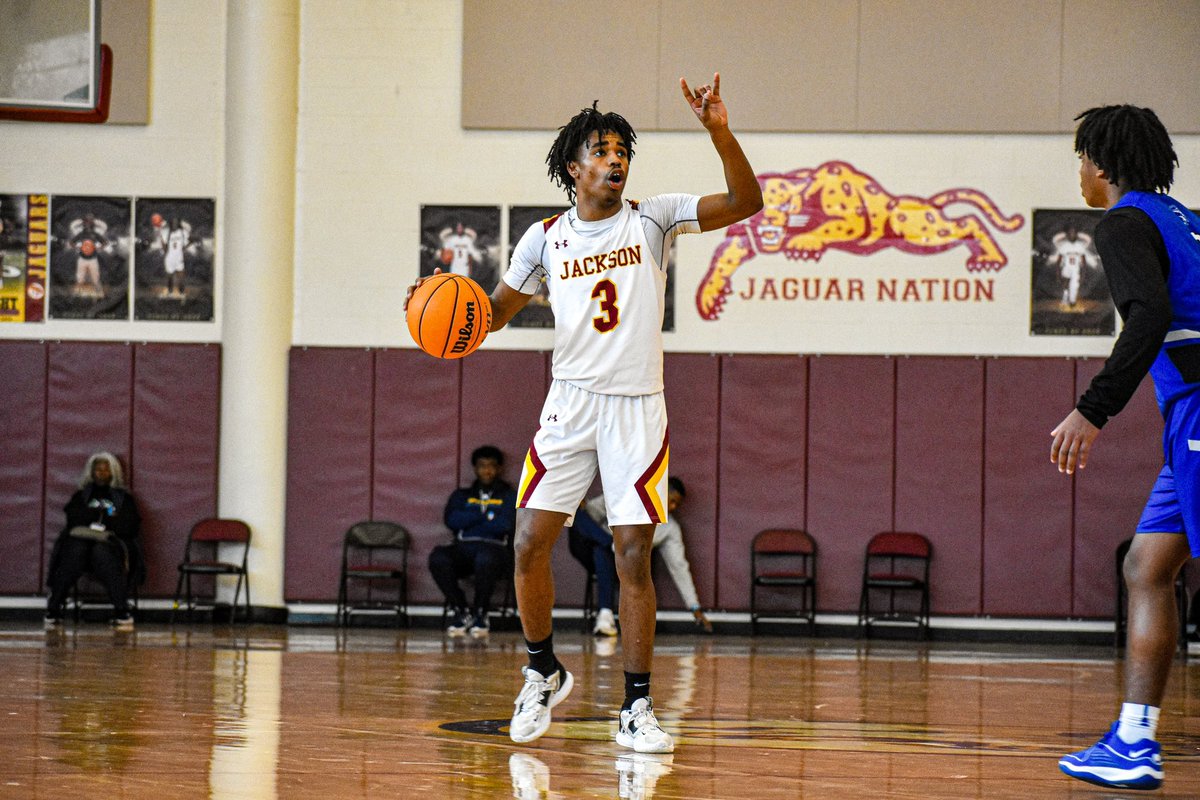 Maynard Jackson 2024 PG Cassius Watkins is a guy that college coaches should have on their radar. Crafty lefty with great vision that can make plays off the dribble. He can impact a game both as a scorer and a distributor.