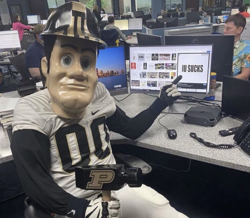 BarstoolPU's tweet photo. ITS IU HATE WEEK #BTFU 🚂🔥 https://t.co/Gklta1an7V