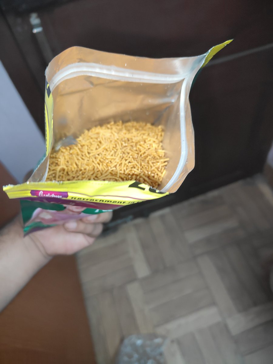 Beingarijit's tweet photo. @fssaiindia @PrabhujiPure  Found  concerning incident regarding a recent purchase of "ALOO BHUJI YA". Upon opening the packet, I discovered a bird feather inside the food packaging what about food safety and hygiene? https://t.co/LNGjboEZzT