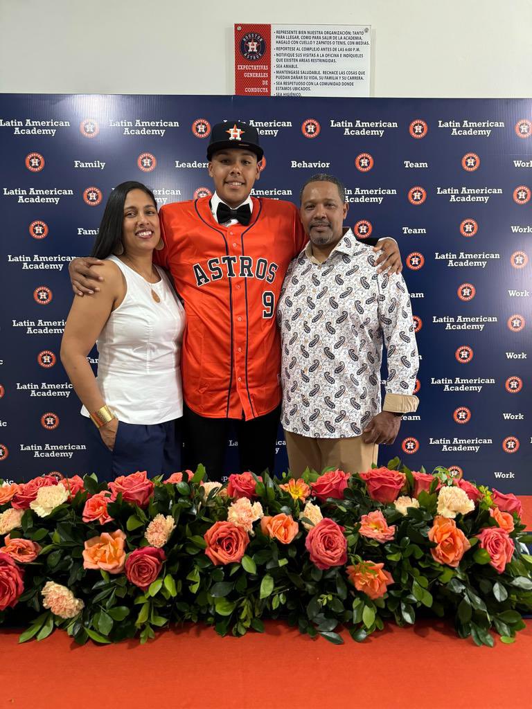 Houston Astros with one of their bigger signings this international class, outfielder Amauri Ramírez for $600,000 baseballamerica.com/stories/2024-m…