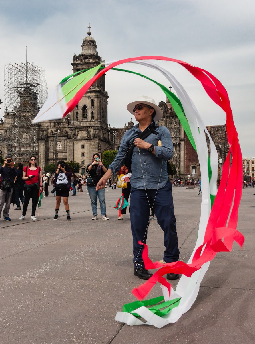 Kites in solidarity with Palestine! Ceasefire now! ✊🏿🍉 #CDMX #KitesInSolidarity 📸:<a href="/RickRL__/">Rick R.L.</a>