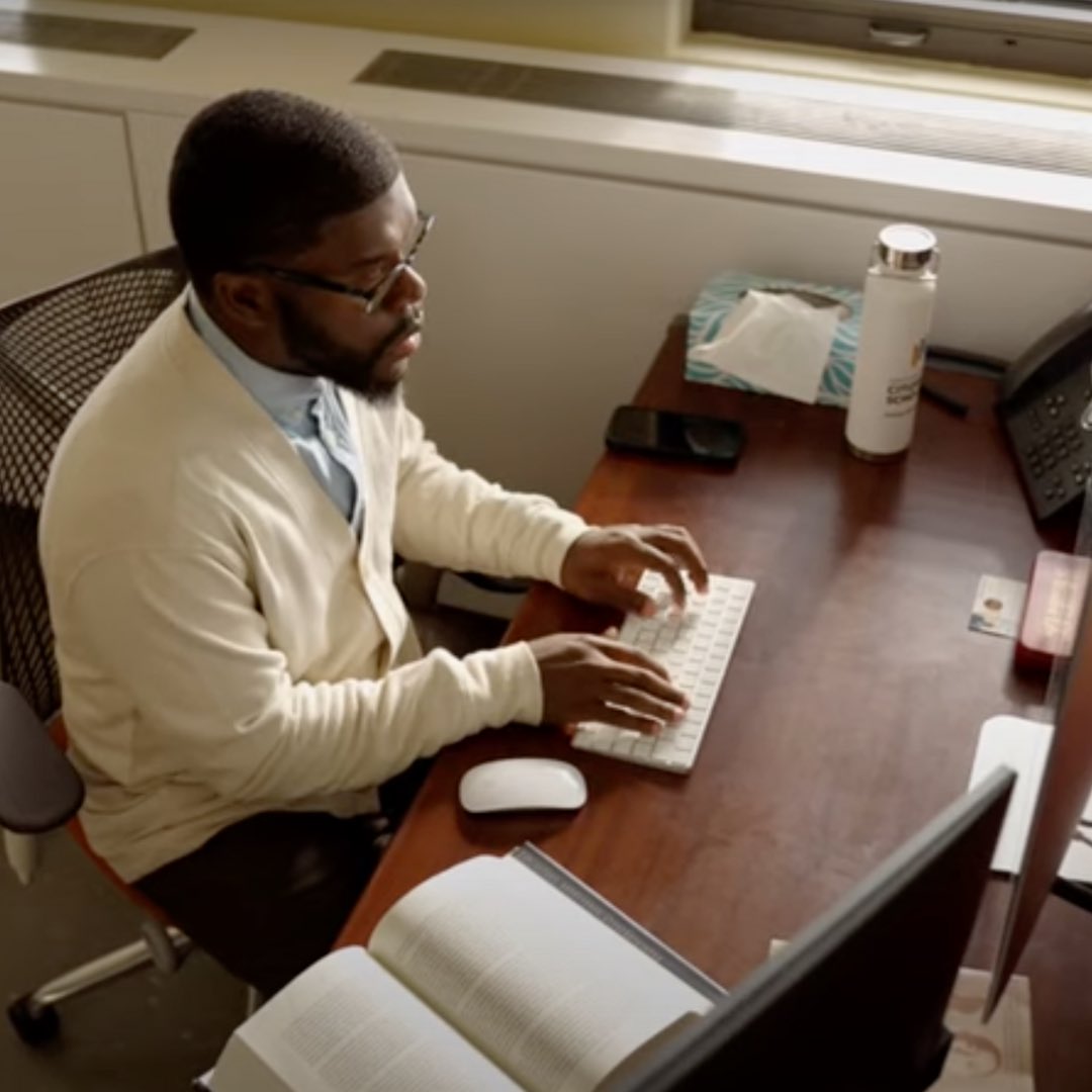 Assistant professor at @universityofky and friend of ETIC, @brandonerbyphd studies the life of Mamie Till-Mobley following her decision to hold an open-casket funeral after Emmett Till's murder. Learn more about his work and findings at youtube.com/watch?v=JVwoDH… @UKarts_sciences