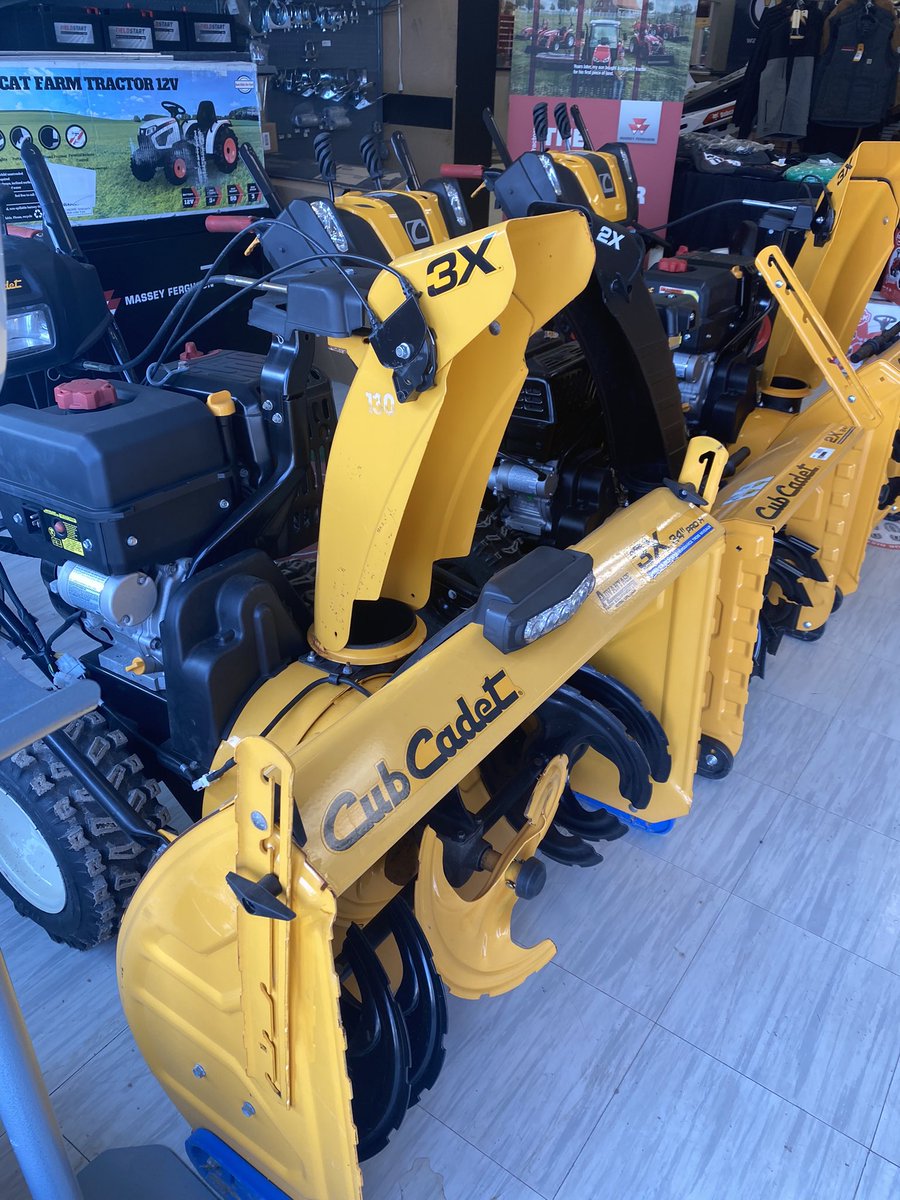 AdvantageFarm's tweet photo. The snow has officially arrived! ❄️
Do you hate shovelling snow? 
Want an easy solution for snow removal? 
Check out our Cub Cadet snow blowers getting the job done quick and easy https://t.co/zdQo0pxxIC