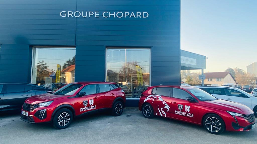 DoloisJura's tweet photo. Le JDF et Peugeot Chopard (Dole) reconduisent leur partenariat prometteur. Notre club aura notamment un nouveau véhicule à disposition 🚗 🤝

#TeamJDF 🔴⚪️ https://t.co/bNx6BZwRfv