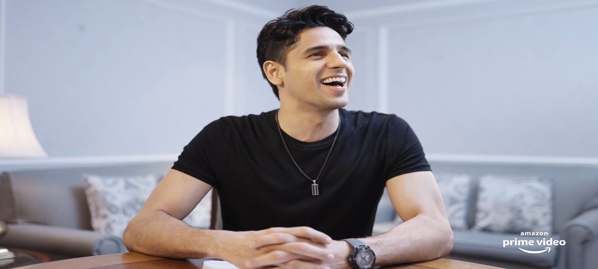 Sid_Ki_Diwaani's tweet photo. Sidian - kal Yodha ka teaser milega ya spider ka announcement. 
Sid - relax guys , nothing is coming wait for it . 

#HappyBirthdaySidharthMalhotra https://t.co/laPn8yXSee