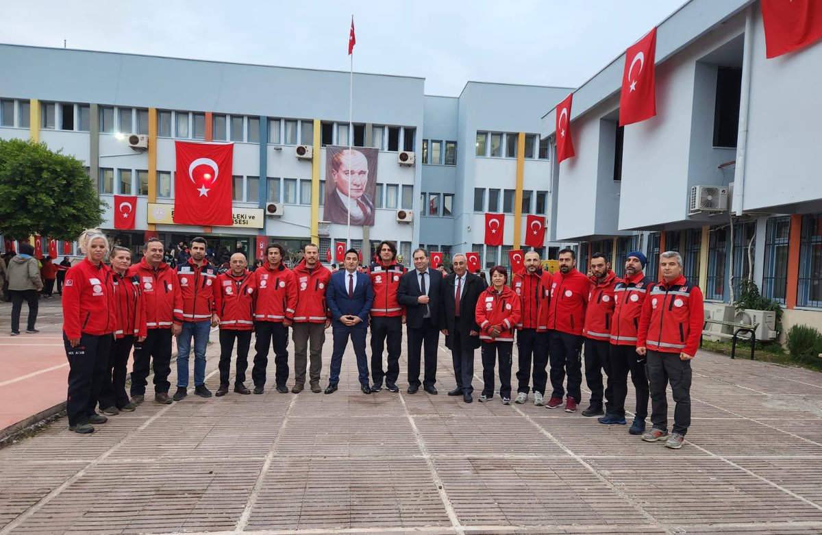 İş Sağlığı ve Güvenliği birimi olarak haftalık değerlendirme toplantımızı gerçekleştirdik.

Herkesi;
İlk Yardım Eğitimi almaya ve
#Mersin Arama Kurtarma Birliği’ne (AKUB) katılmaya davet ediyoruz.
<a href="/ahpehlivan53/">Ali Hamza Pehlivan</a> <a href="/fazilet_durmus/">Fazilet Öğretmen 🇹🇷</a>