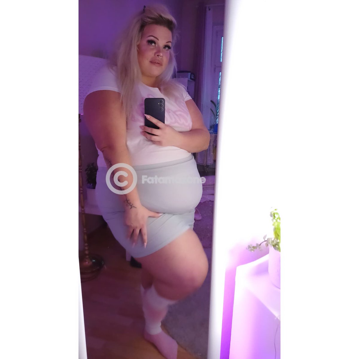 fatamazone's tweet photo. Wenn ich angefeindet werde, lehne ich mich gedanklich zurück und weiß für mein Teil,dass ich NICHT damit aufhören werde weiterhin Präsent zu sein,da wo ich gerne Präsent sein möchte. Bitte versteckt euch nicht.  #nofatshaming https://t.co/LdoGIRnLJU
