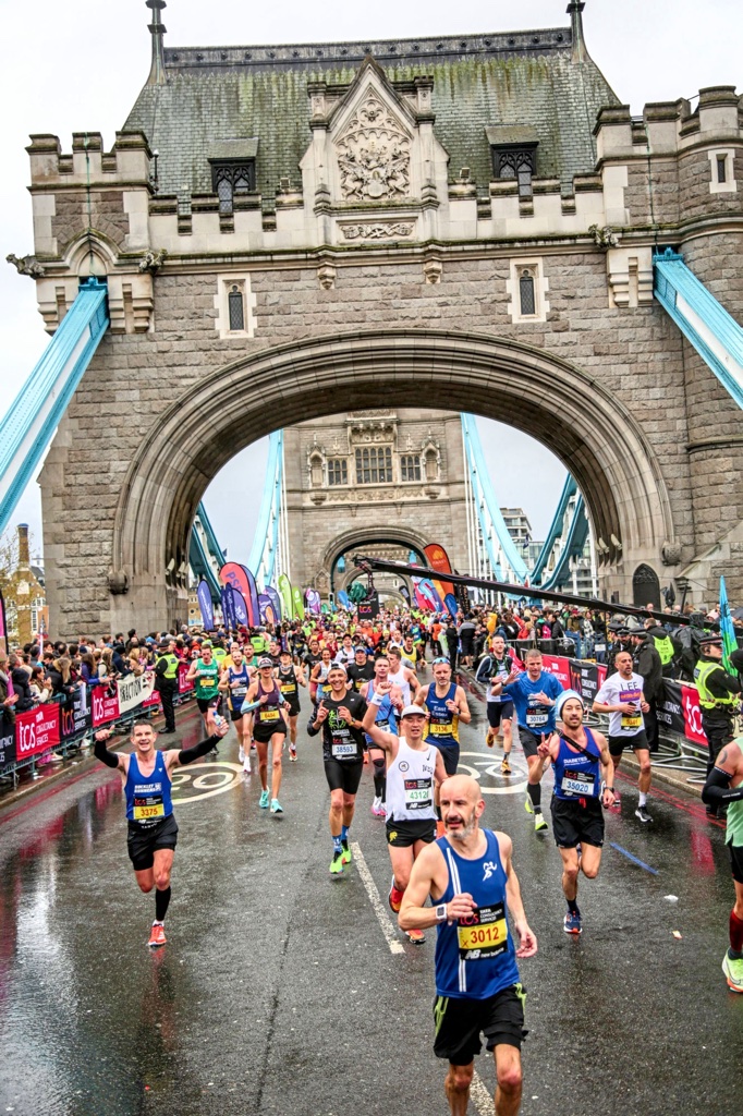 It's happened again. I am running the London Marathon this year and raising money for Diabetes UK (again).

I will be running with <a href="/gossipbarry/">Ed Barry</a> and Fabian Clark, and we will be with our coach. We will be aiming to run in sub 2:45:00. Pls give generously!

givestar.io/gs/running-the…