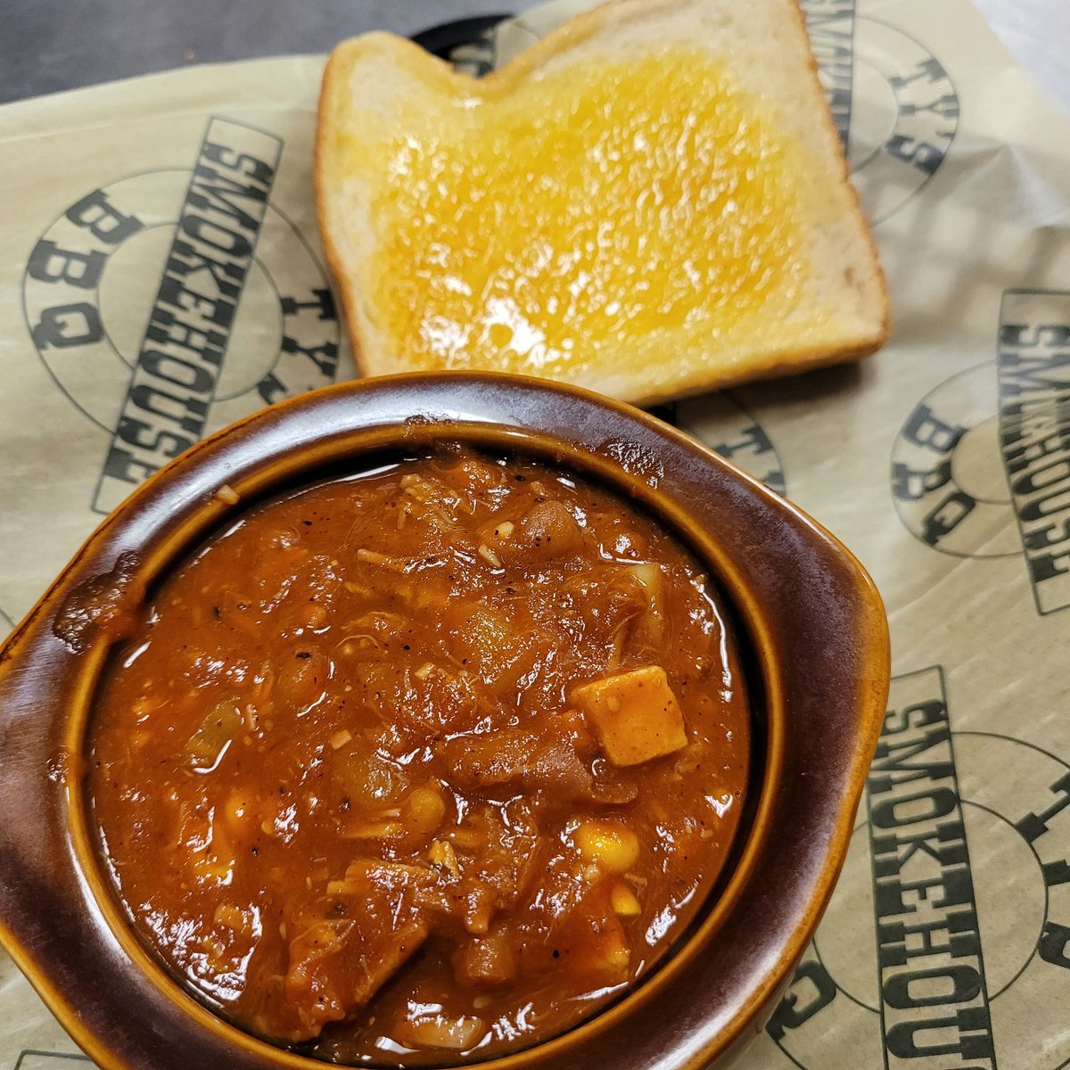 TysSmokeHouse's tweet photo. If you have to be out and about, Ty's Smokehouse is open for lunch today. Stop in and get a bowl of Brunswick stew to warm you up https://t.co/sGyVeIcf5E