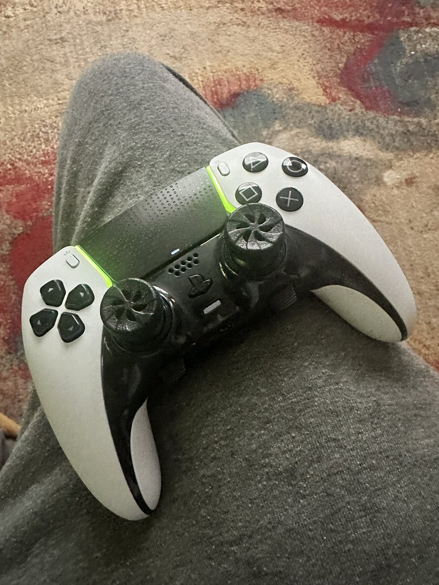 golden1ne's tweet image. #PS5Share #Ps5dualsenseedge playing #GrandTheftAutoV