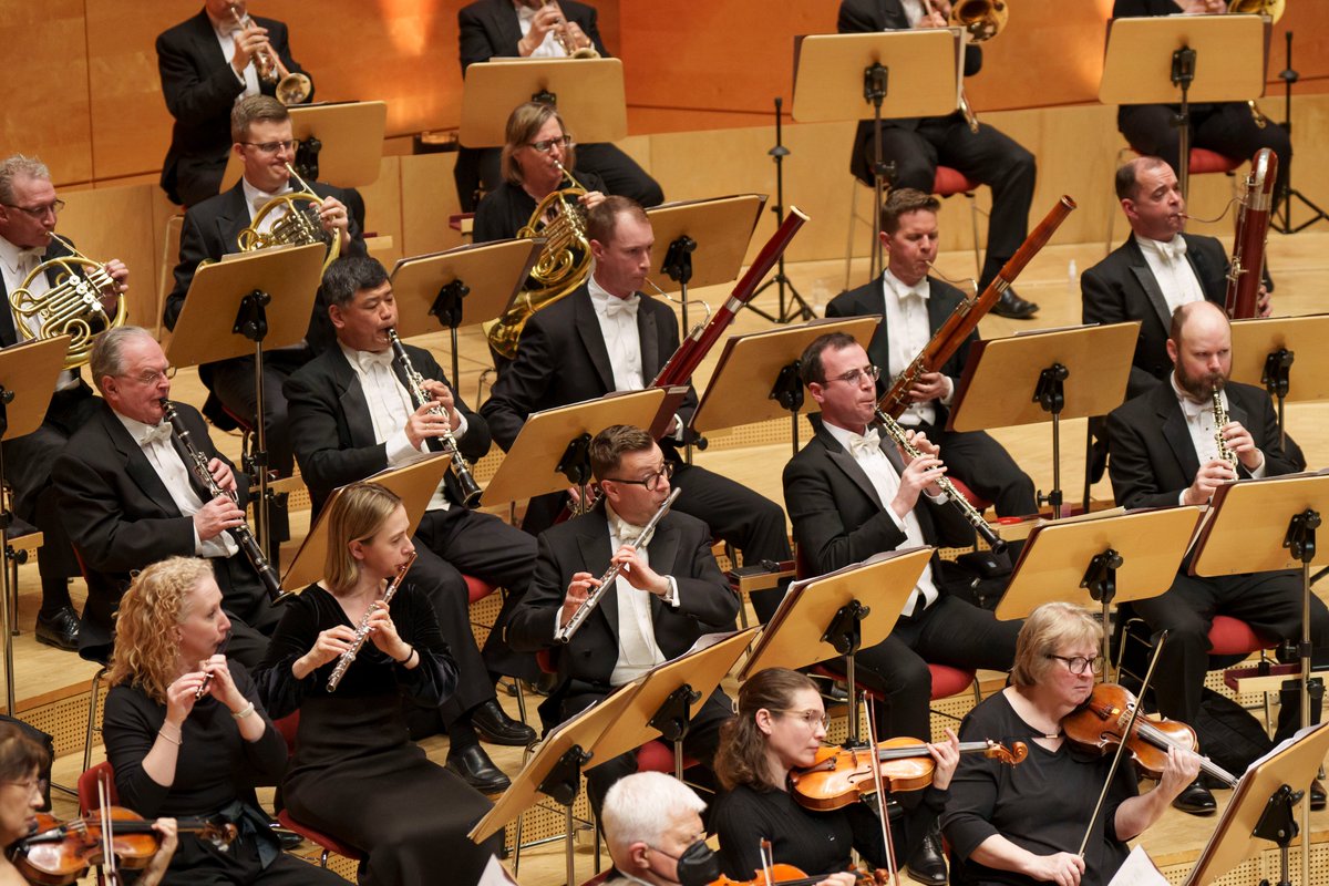 After a performance in Paris, the CSO stopped in Essen for a performance in Alfried Krupp Hall on Sunday. The Italian-inspired program led by @MaestroMuti highlighted the works of @philipglass, Germans Mendelssohn and Strauss. @SchauspielEssen #CSOonTour 📷: @toddrphoto